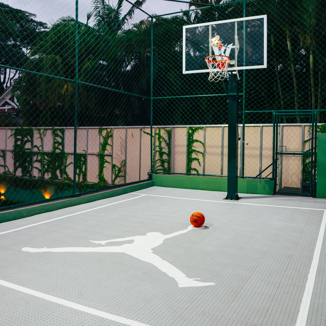 Quadra externa de basquete 3×3 com piso modular Robust Out